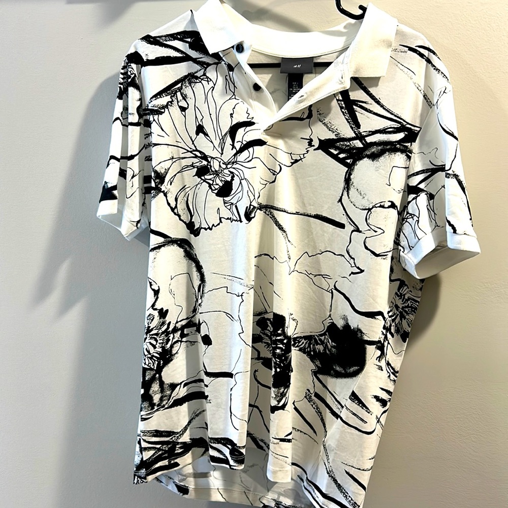 White-black pattern men’s polo